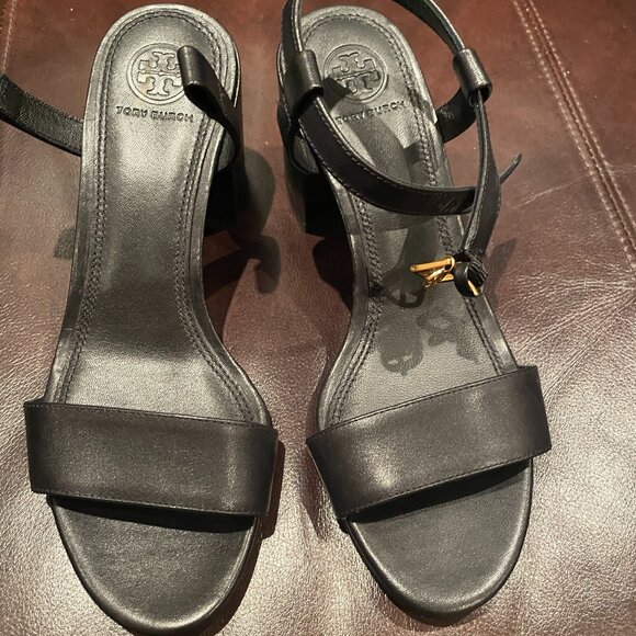 Tony Burch LAUREL 65MM BLACK size 6.5 - missing right ankle strap - Picture 2 of 7